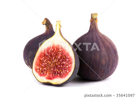 Fresh figs. Fruit with half and quarter isolated Fresh figs. Fruit with half and quarter isolated 35641097