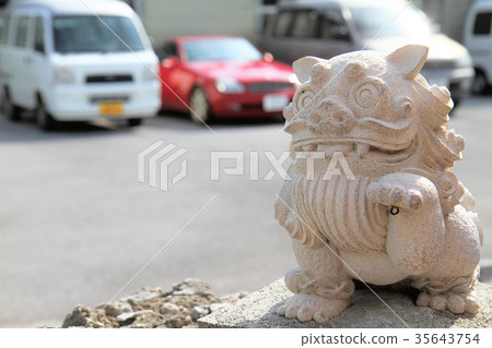 Ishigaki Island Shisa who got stuck Ishigaki Island Shisa who got stuck 35643754