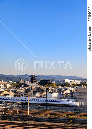 Kyoto Toji and Shinkansen 35646224