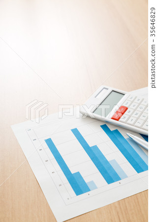 Graph Graph 35646829