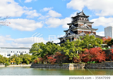 Hiroshima Castle in the fall 35647099