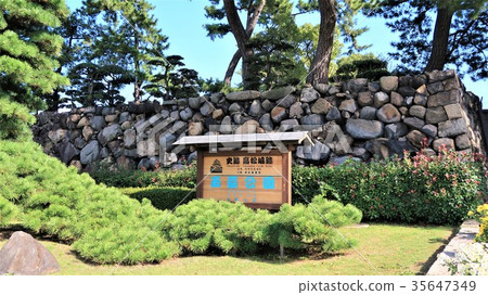 Takamatsu Castle entrance 35647349