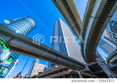 << Tokyo >> Skyscrapers and Expressways 35647915