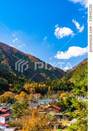 《山梨縣》丹波山村在秋天的顏色 《山梨縣》丹波山村在秋天的顏色 35648100