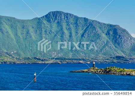 Coast on the Lofoten islands in Norway Coast on the Lofoten islands in Norway 35649854