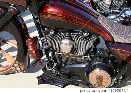 Motorcycle (US) 35650724
