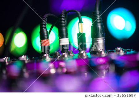Audio jack Dj mixer dj mix music on the console the dj s hand Audio jack Dj mixer dj mix music on the console the dj s hand 35651697