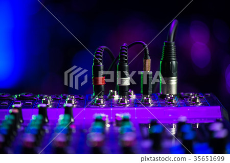 Audio jack Dj mixer dj mix music on the console the dj s hand Audio jack Dj mixer dj mix music on the console the dj s hand 35651699