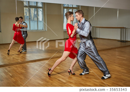 beautiful couple dancing tango beautiful couple dancing tango 35653343