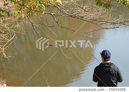 Autumn black bass fishing Autumn black bass fishing 35655006
