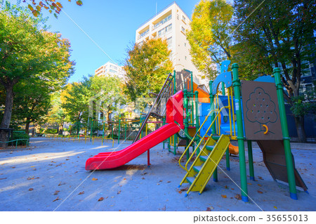Children's park in the city center 35655013