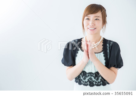 穿著令人印象深刻的女人 穿著令人印象深刻的女人 35655091
