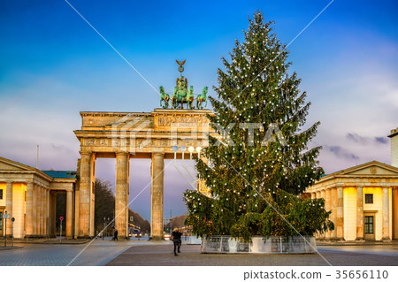 Brandenburg gate and christmas tree 35656110
