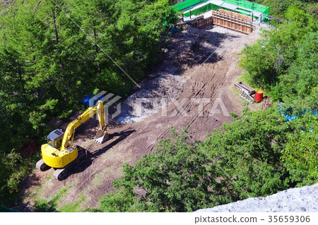 森林面積和建築工地 森林面積和建築工地 35659306