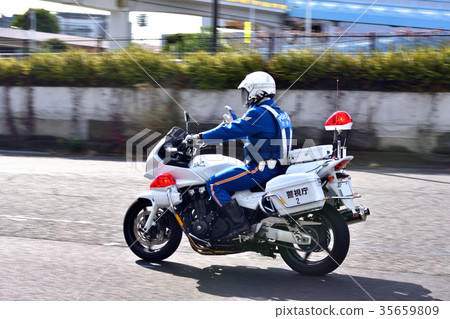 White police of the Tokyo Metropolitan Police Department second traffic riot police operating in emergency White police of the Tokyo Metropolitan Police Department second traffic riot police operating in emergency 35659809