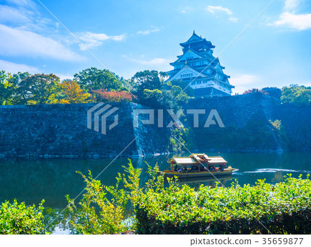 大阪城堡在秋天和風船 35659877