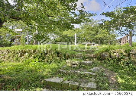 The ruins of Murakami Castle The ruins of Murakami Castle 35660572