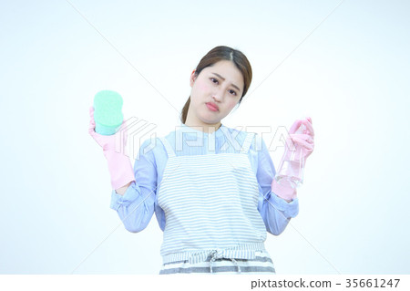 Housewife to clean Housewife to clean 35661247