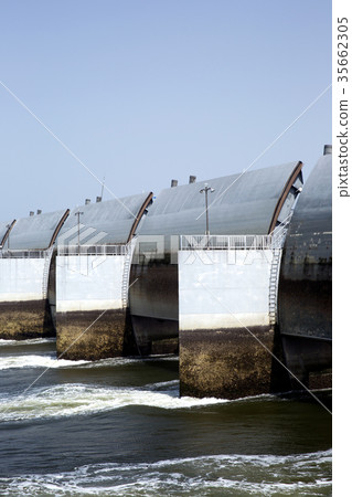 Saemangeum seawall gravity drainage gate 35662305