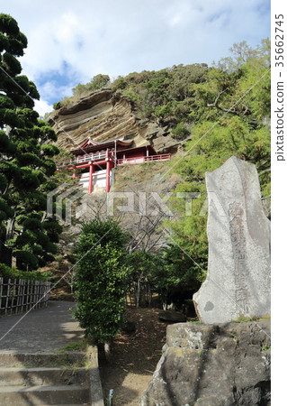 Kannon of the cliff (Tateyama city) 35662745