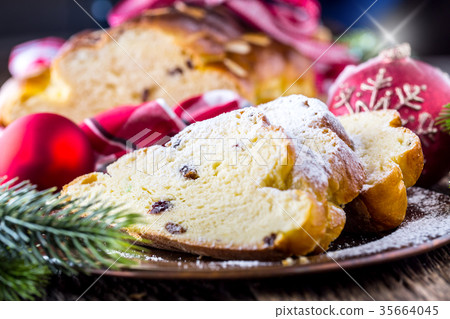 Christmas Cake and Christmas Decorations Christmas Cake and Christmas Decorations 35664045