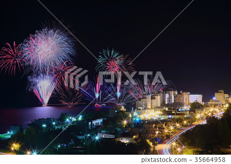 Lake Toya fireworks 35664958
