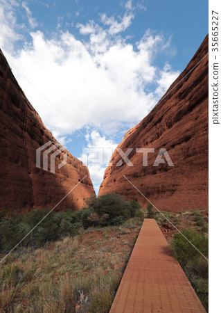 Australia Uluru Kata Juta V 35665227