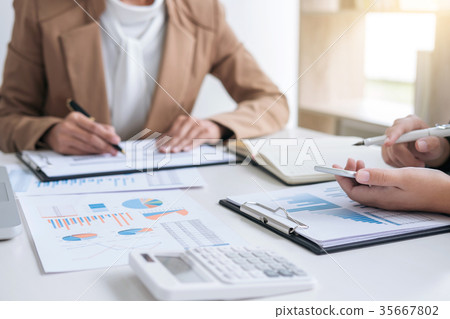 Co working conference, Business team meeting present, investor c Co working conference, Business team meeting present, investor c 35667802