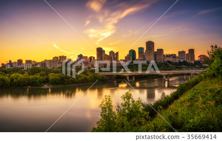 Sunset above Edmonton downtown and the Sunset above Edmonton downtown and the 35669414