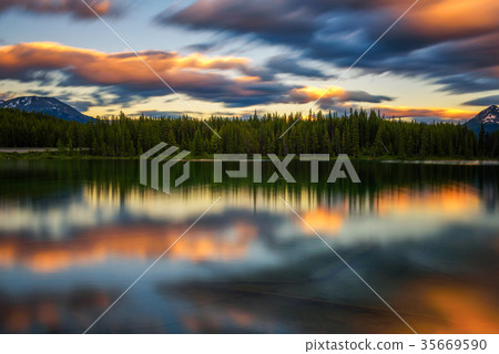 Sunset over Herbert Lake in Banff National Park 35669590
