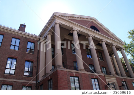 Landscape around Harvard University (US) 35669616