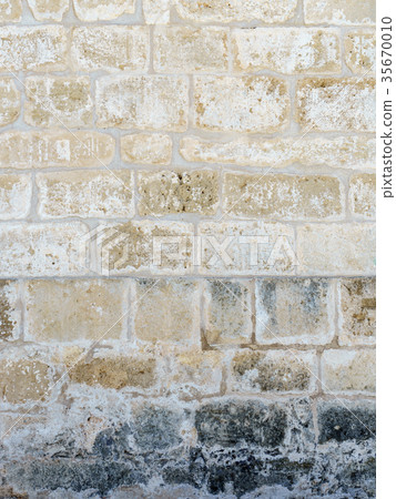 texture of wall from an old badly worked stone 35670010