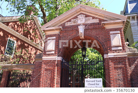 Harvard University (Boston America) 35670130