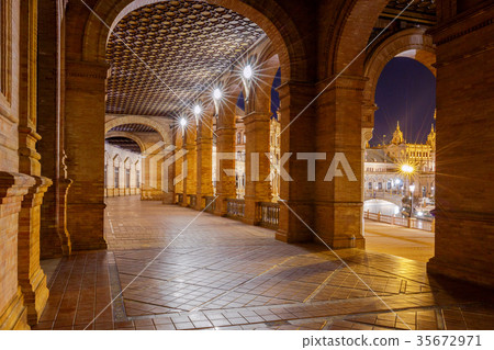 Seville. Spanish Square or Plaza de Espana. Seville. Spanish Square or Plaza de Espana. 35672971