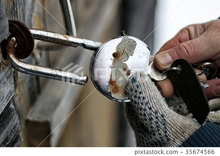 hands open padlock hands open padlock 35674566