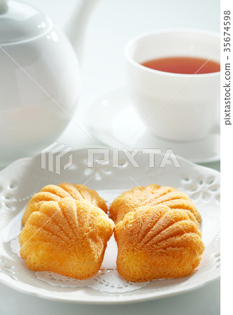 Madeleine and Earl Gray Madeleine and Earl Gray 35674598