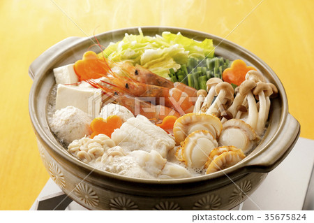 Seafood pot 35675824