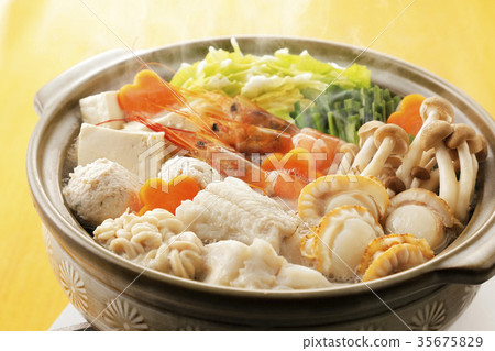 Seafood pot 35675829