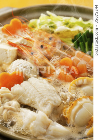 Seafood pot 35675844