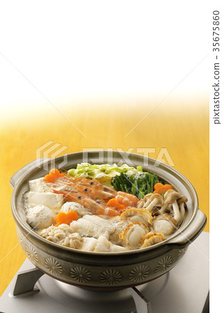 Seafood pot 35675860