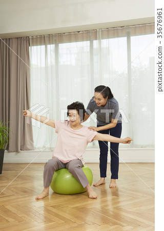 Yoga, Stretching, Mom, Daughter 35676961