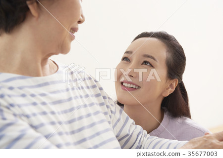 媽媽,女兒在一起 媽媽,女兒在一起 35677003