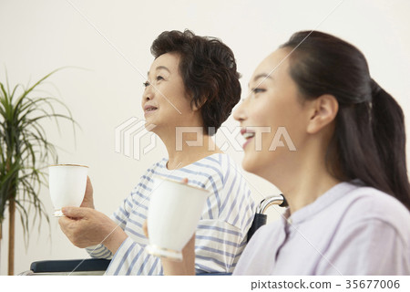 醫療,母親,女兒 醫療,母親,女兒 35677006