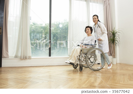 醫生,病人 醫生,病人 35677042