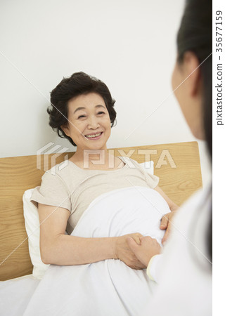 媽媽,女兒在一起 媽媽,女兒在一起 35677159