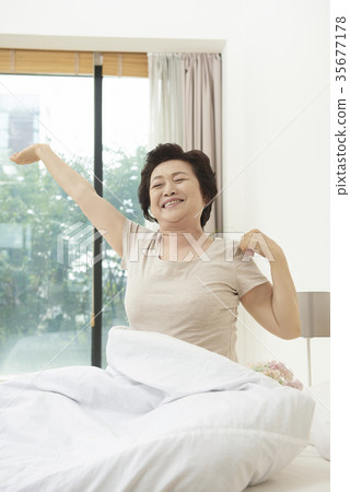 Stretching, weather, seniors Stretching, weather, seniors 35677178