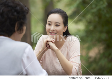 媽媽,女兒在一起 媽媽,女兒在一起 35677227