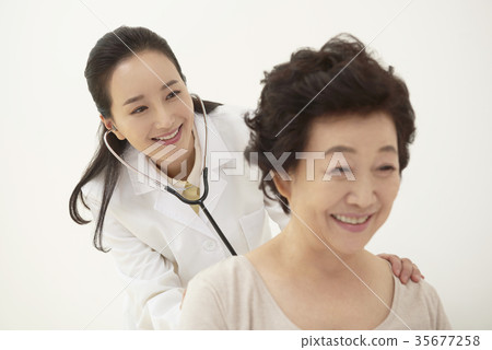 醫生,病人 醫生,病人 35677258