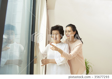 媽媽,女兒在一起 媽媽,女兒在一起 35677293