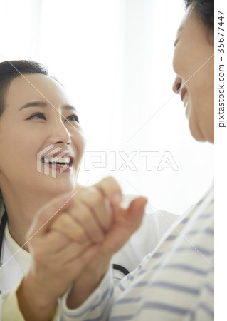 醫生，病人 35677447